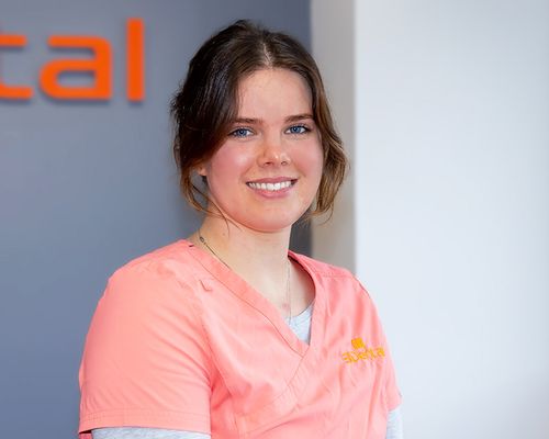 Dental-Nurse-Dental-Implants